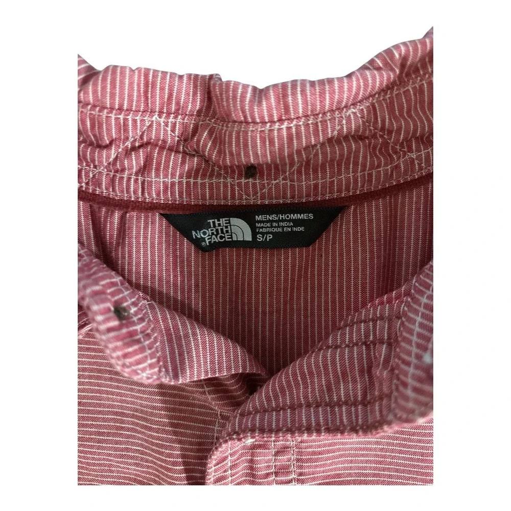 The North Face TNF Men's Small Short Sleeve Red White Stripe Button Up Hiking
